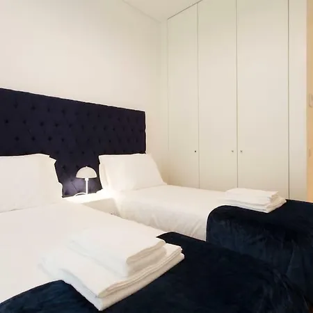 Queen's In Downtown Apartment Lisbon