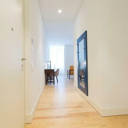 Queen's In Downtown Apartman